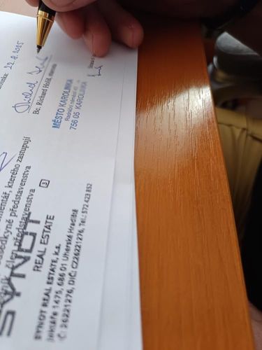 Karolinka odkoupila areál bývalé sklárny